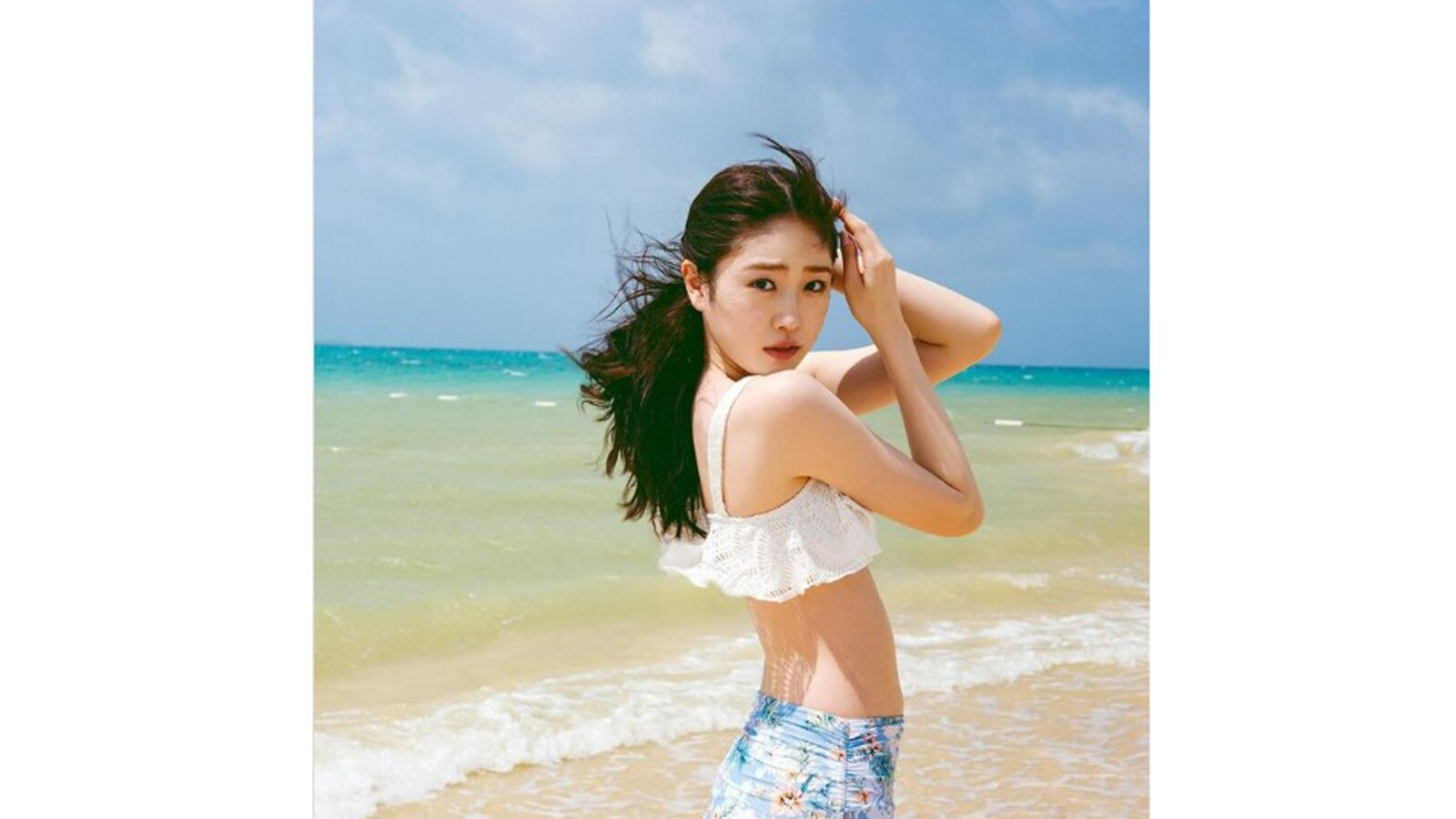リアルマーメイド降臨」高橋ひかる、写真集での水着ショット披露で