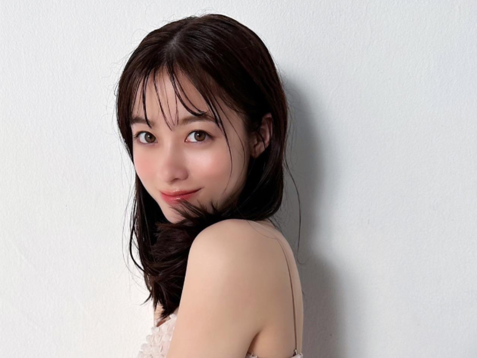 「髪が綺麗」だと思う20代の女性芸能人ランキング! 1位「橋本環奈」、2位は? - All About ニュース
