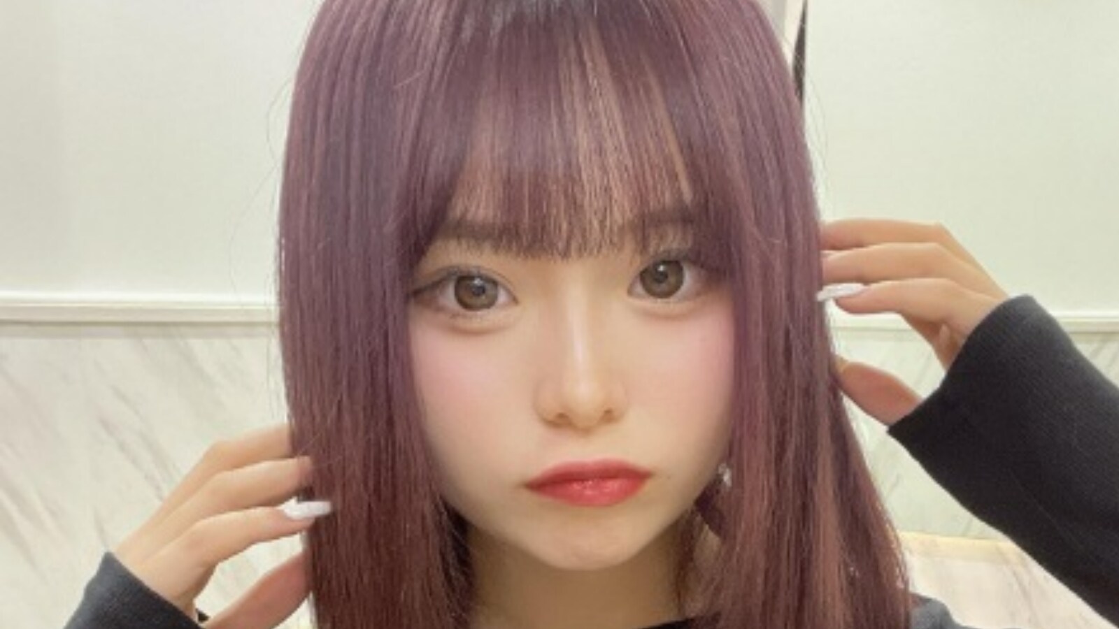 フォロワー260万人TikToker、ピンクパープルに染めた“数日限定”の新 