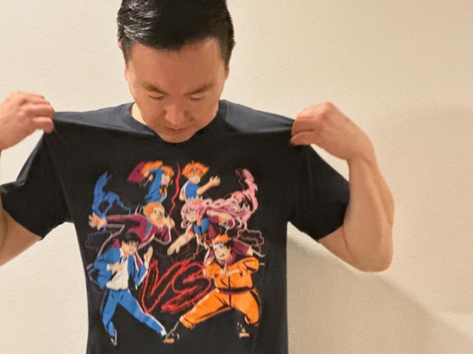 かまいたち山内、“クオリティの低い謎のTシャツ”披露！ 「ナルトっぽい