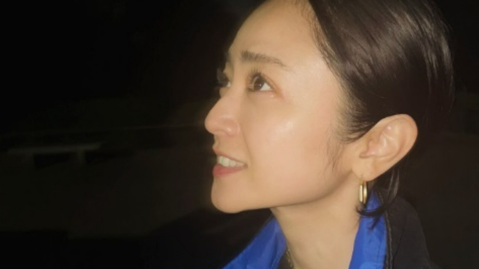 安達 祐実 横顔