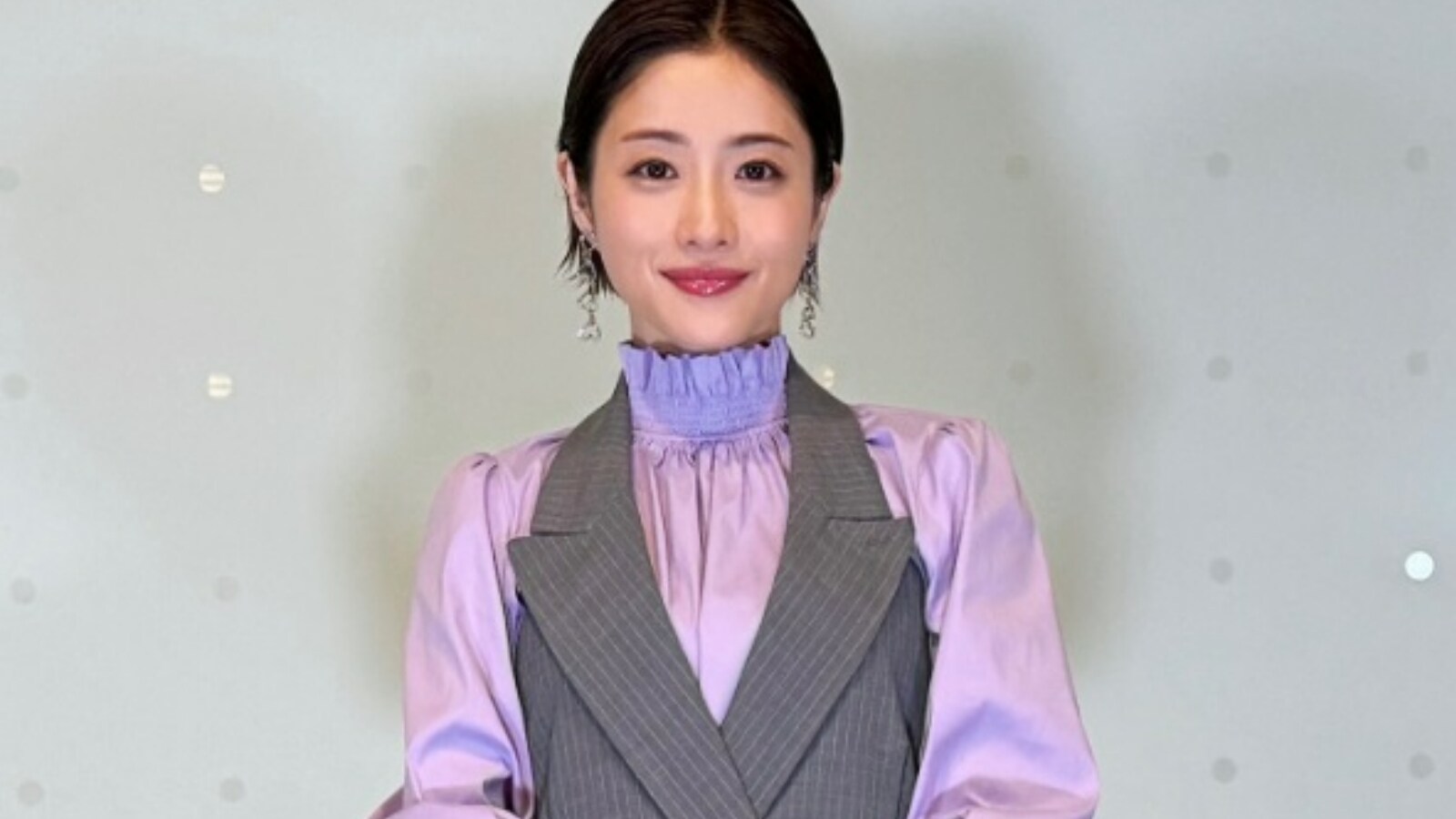 「カリスマ性がある」と思う30代女性俳優ランキング！ 2位「石原さとみ」、1位は？ - All About ニュース