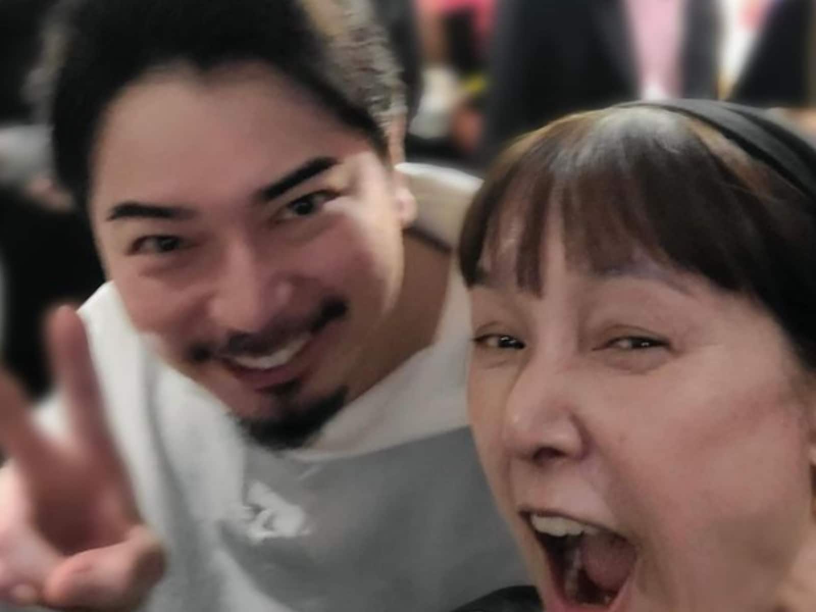 松潤だ！大人っぽ」桃井かおり、激変!? ひげ姿の松本潤に反響