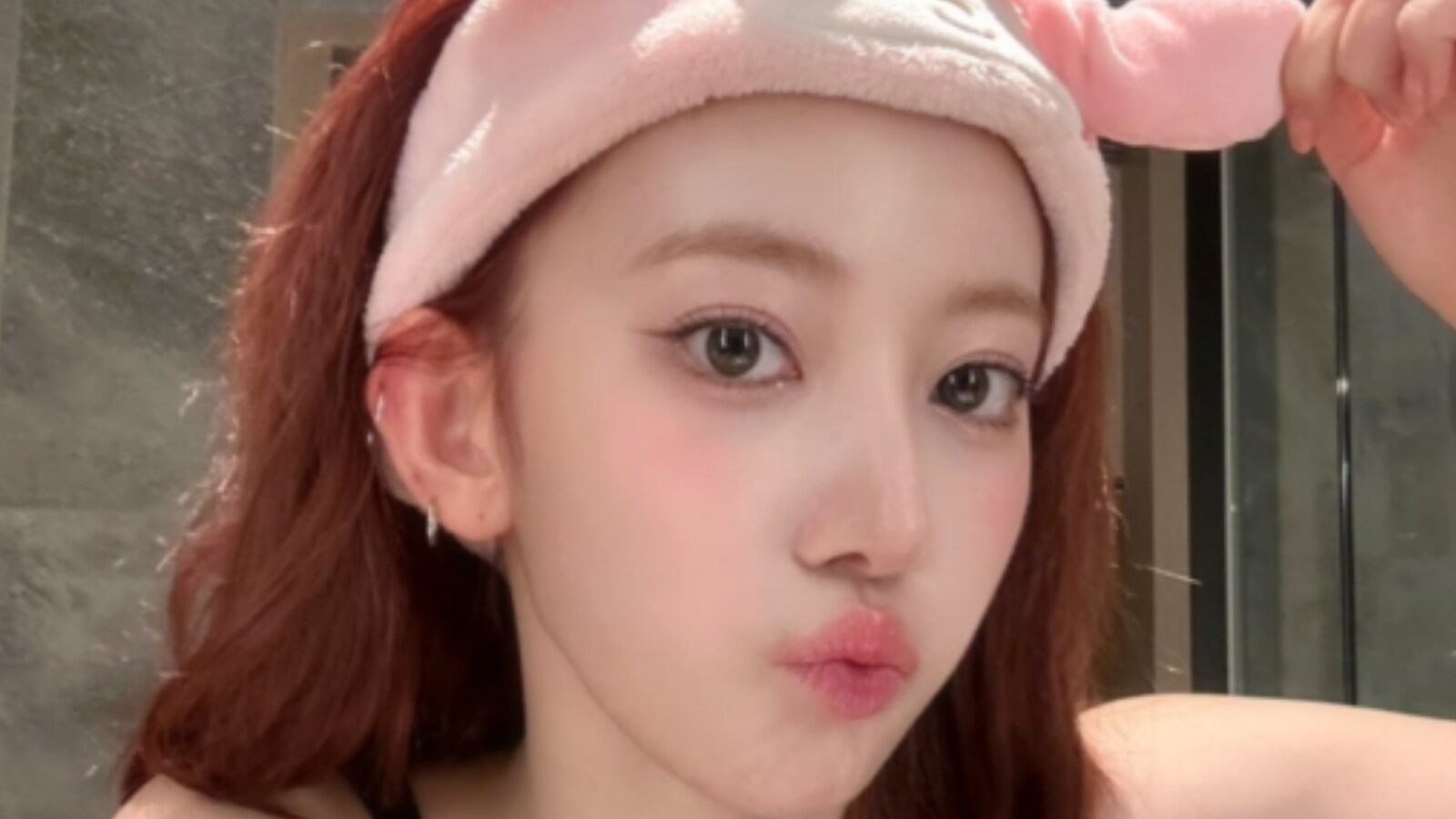 ビジュアル強すぎてスマホの画面割れる」宮脇咲良、自撮り推しショット