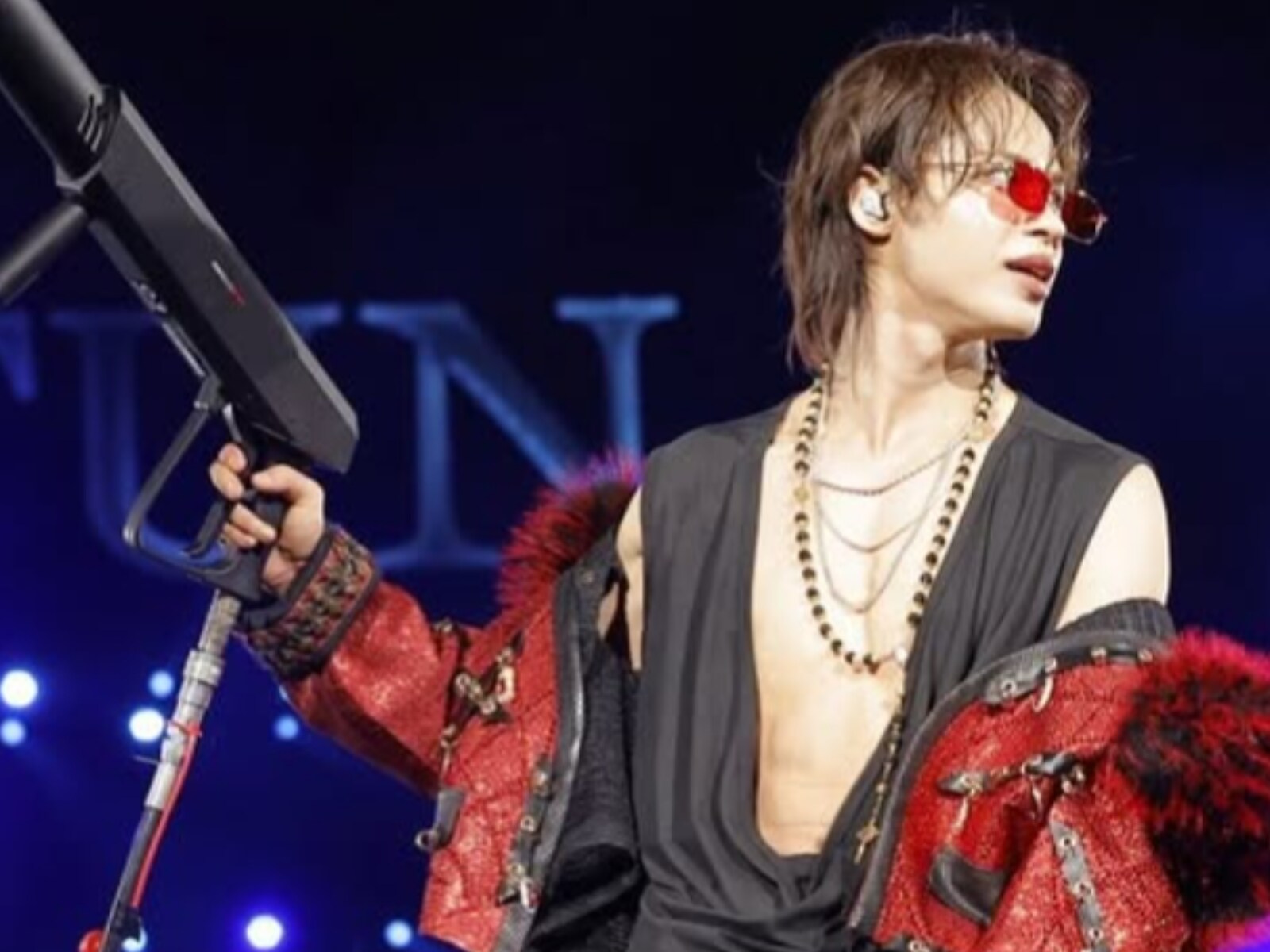 盗撮されてた」上田竜也、KAT-TUNライブで赤西仁との再会ショット公開