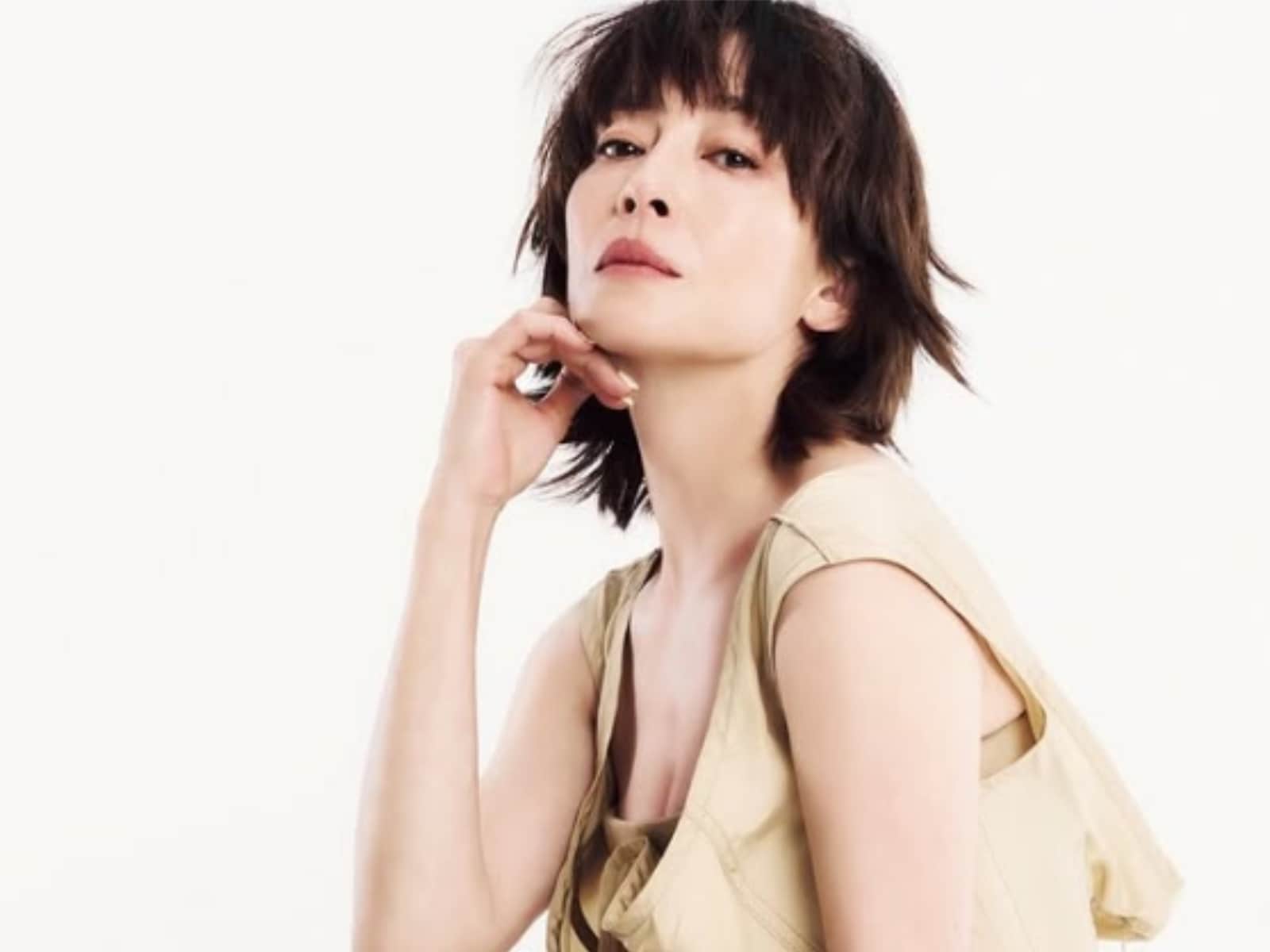 宮沢りえ　印刷物まとめ 宮沢りえ、『Numero Tokyo』表紙を飾るモデルショット公開！ 真っ赤な