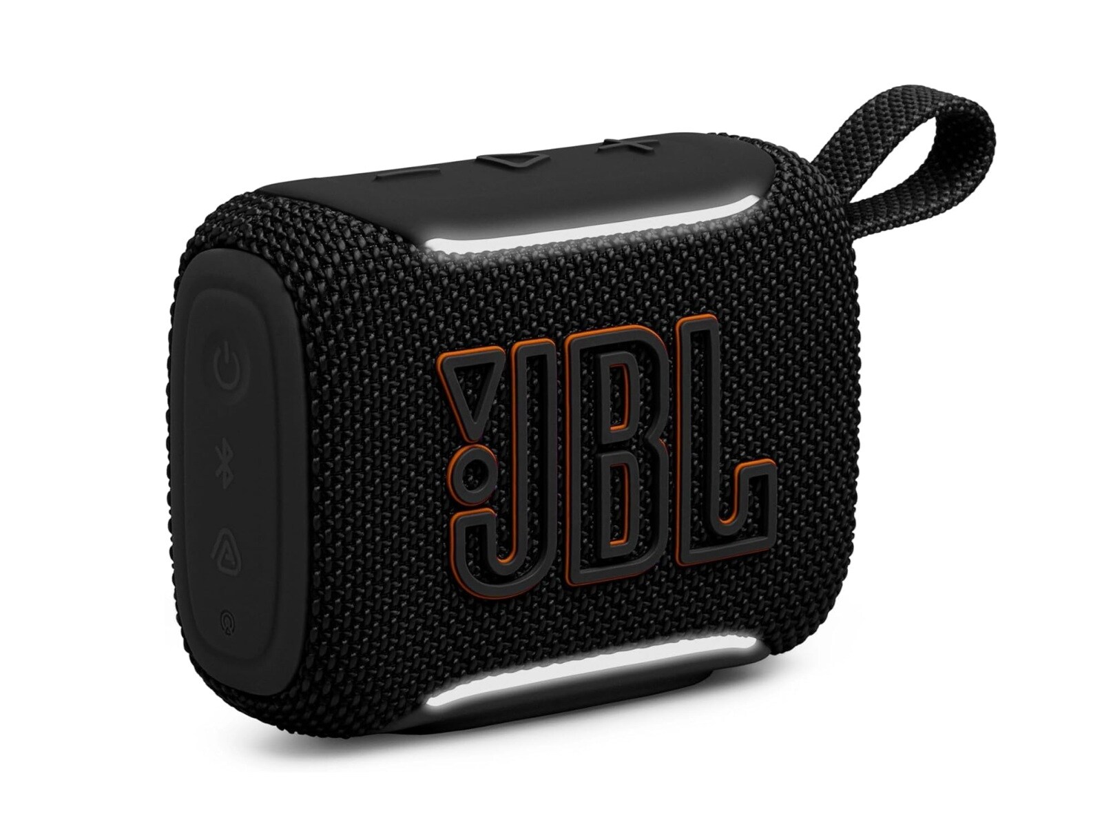 コンパクトなのにパワフルな重低音。JBLのスピーカーはIP68防塵防水と