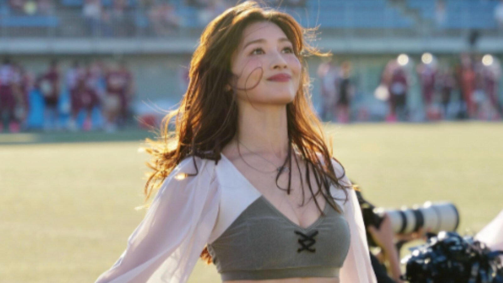 「スタイル良い」土屋太鳳の美人姉、美腹筋＆美太もも際立つチア ...